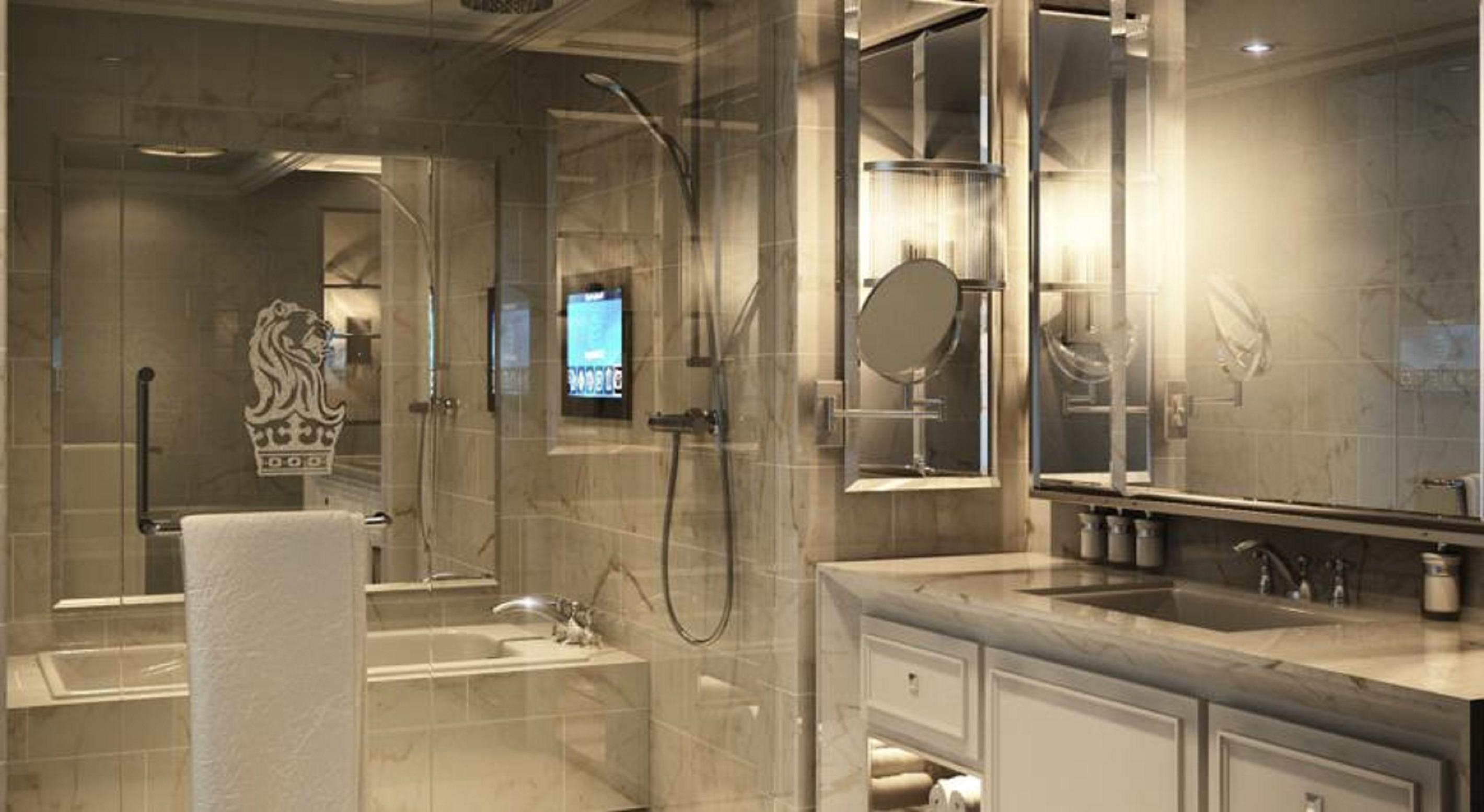 The Ritz-Carlton, Kuala Lumpur Hotel Ngoại thất bức ảnh A bathroom with a shower enclosure
