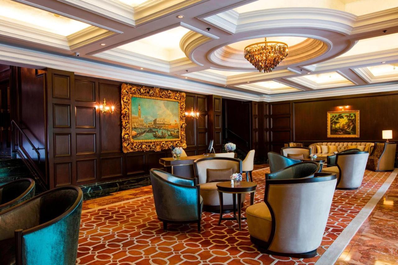 The Ritz-Carlton, Kuala Lumpur Hotel Ngoại thất bức ảnh The lobby of the hotel