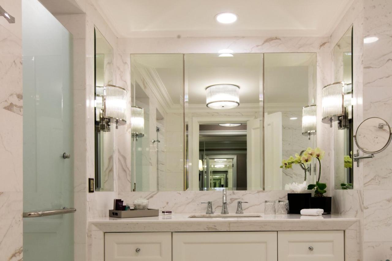 The Ritz-Carlton, Kuala Lumpur Hotel Ngoại thất bức ảnh Bathroom vanity