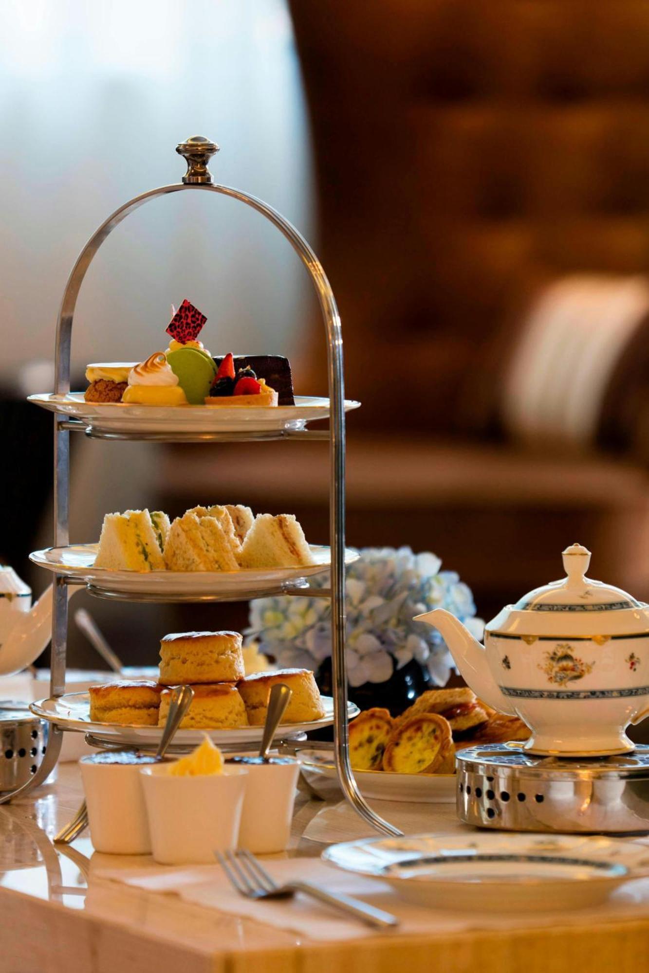 The Ritz-Carlton, Kuala Lumpur Hotel Ngoại thất bức ảnh Afternoon tea at the Taj Mahal Palace, Mumbai
