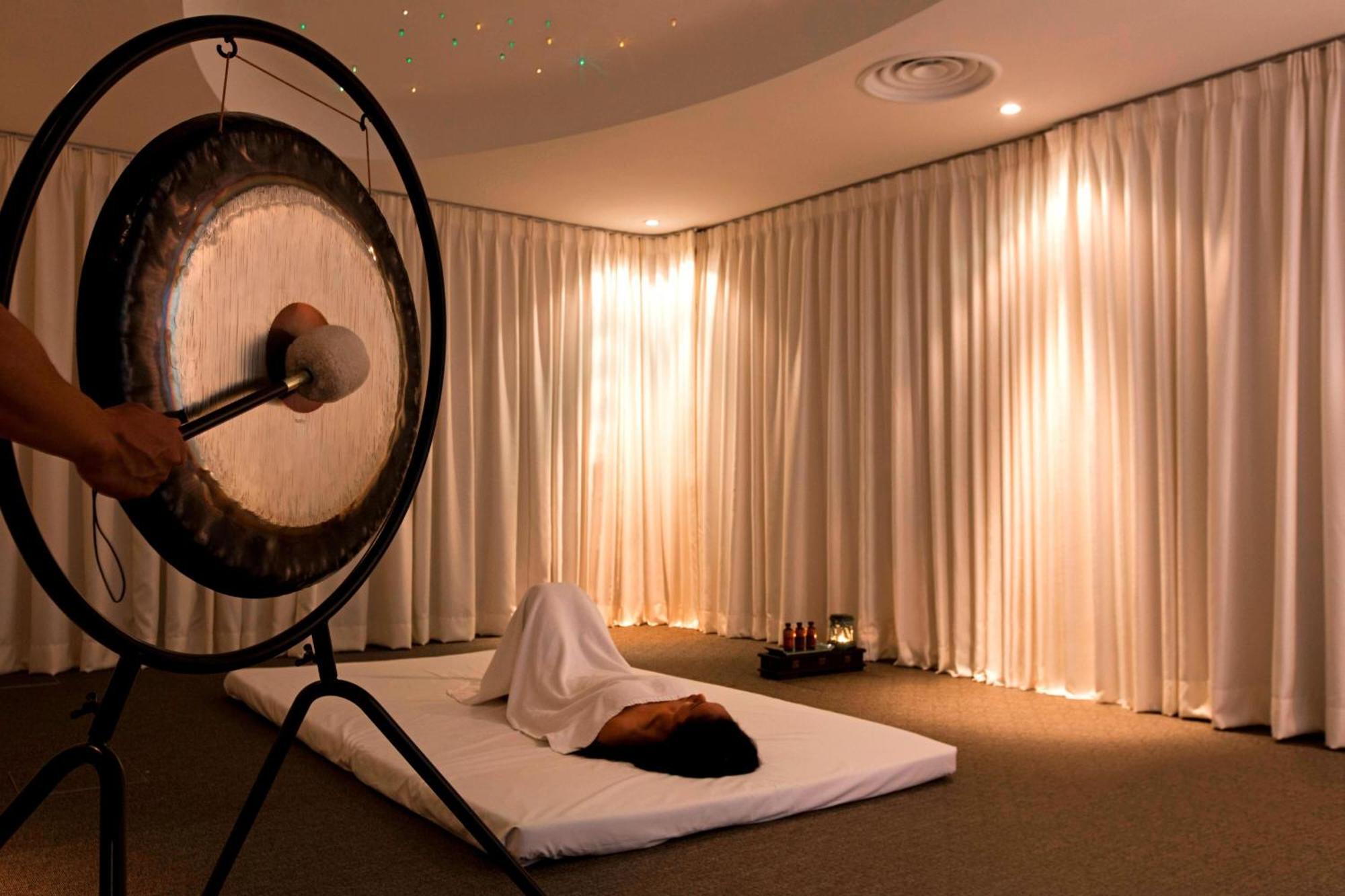 The Ritz-Carlton, Kuala Lumpur Hotel Ngoại thất bức ảnh Gong therapy