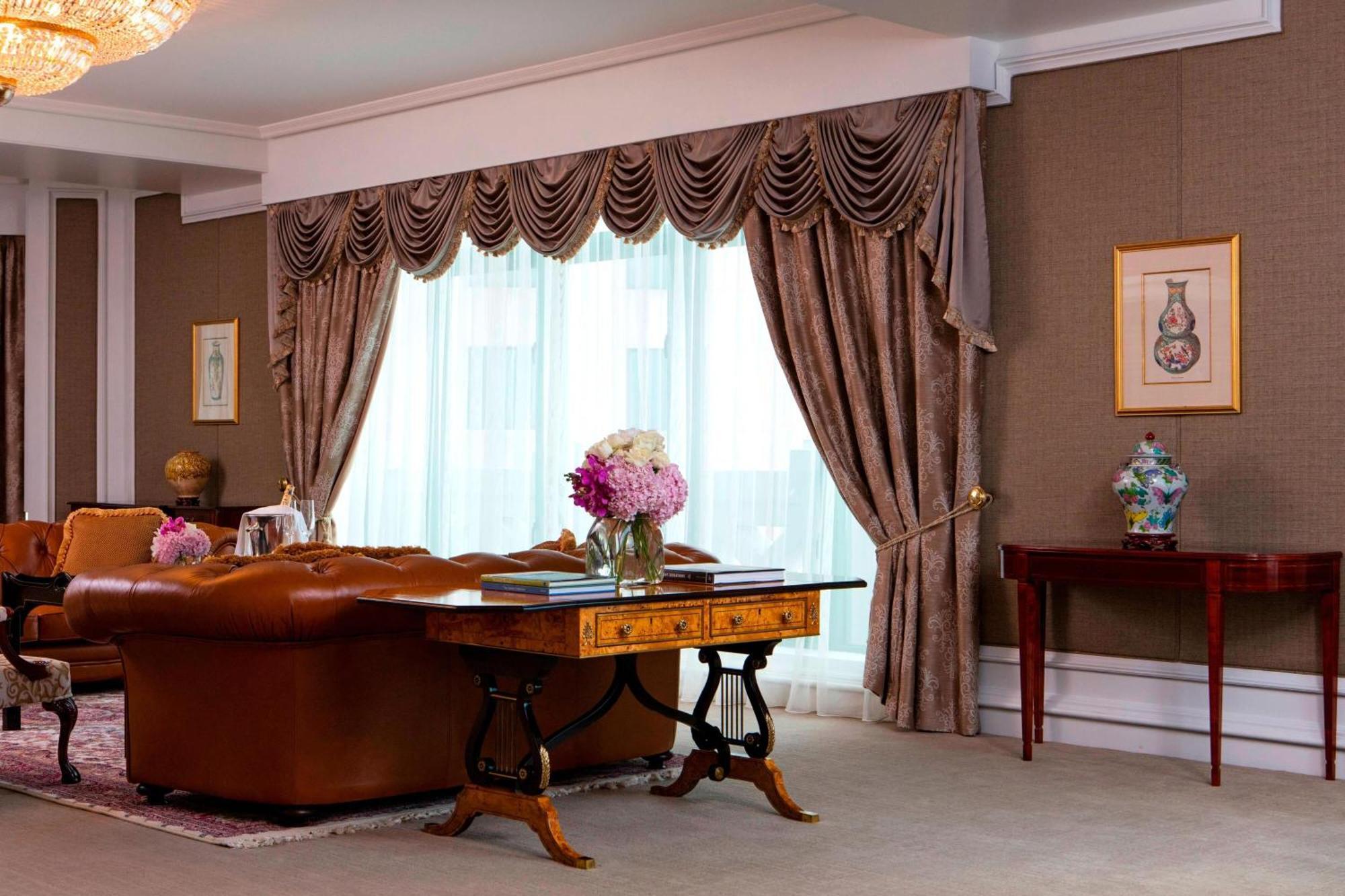 The Ritz-Carlton, Kuala Lumpur Hotel Ngoại thất bức ảnh A suite at the hotel